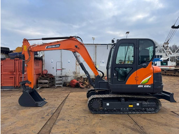 Mini pelle DOOSAN DX60