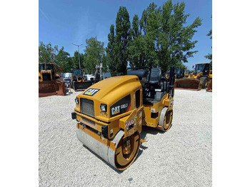 Compacteur CATERPILLAR