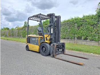 Chariot élévateur électrique Caterpillar EP30K: photos 2