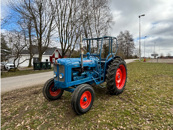 Tracteur agricole FORD