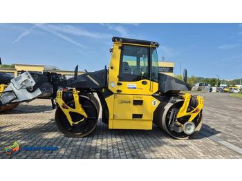 Rouleau compresseur BOMAG