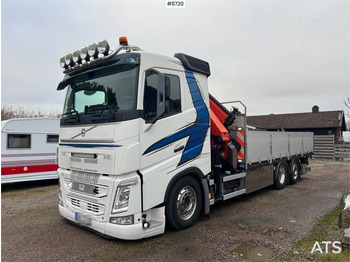 Camion plateau VOLVO FH