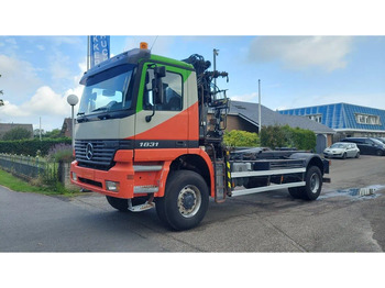 Camion grue MERCEDES-BENZ Actros 1831