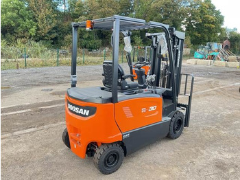 Chariot élévateur électrique Doosan B30X-7 PLUS: photos 3