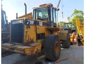 Chargeuse sur pneus Caterpillar 938 F: photos 4