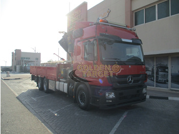 Camion grue MERCEDES-BENZ