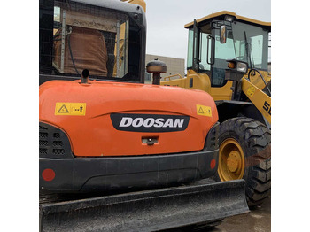 Pelle sur chenille DOOSAN DH60