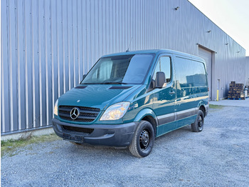 Fourgonnette MERCEDES-BENZ Sprinter 210