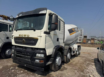 Camion malaxeur SINOTRUK HOWO