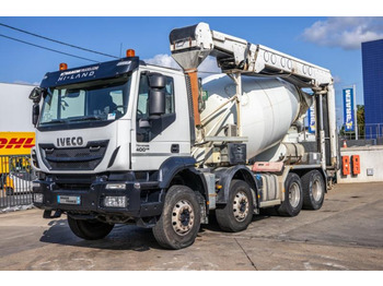 Camion malaxeur IVECO Trakker