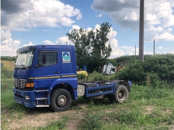 Tracteur routier Mercedes-Benz Atego: photos 4