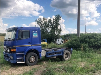 Tracteur routier Mercedes-Benz Atego: photos 5