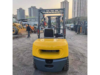 Chariot élévateur diesel Used Komatsu FD30 Forklift with  Good Condition and High Performance for sale in shanghai yard: photos 5