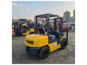 Chariot élévateur diesel KOMATSU