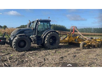 Tracteur agricole VALTRA T174