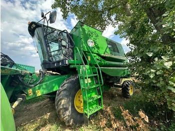 Moissonneuse-batteuse John Deere 1550 CWS: photos 2