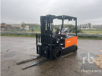 Chariot élévateur électrique DOOSAN