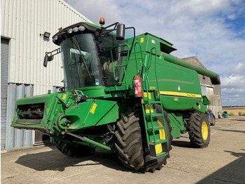 Moissonneuse-batteuse JOHN DEERE T670