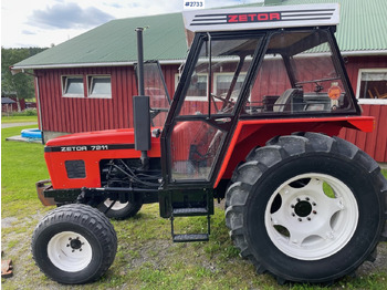 Tracteur agricole ZETOR