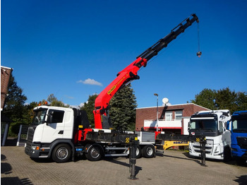 Camion grue SCANIA