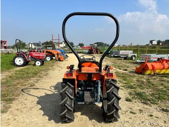 Micro tracteur Kubota B1-15: photos 4