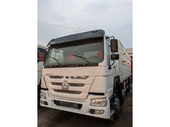 Camion plateau SINOTRUK HOWO