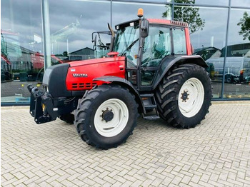 Tracteur agricole VALTRA 6850