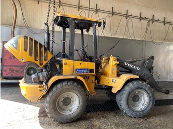 Chargeuse sur pneus VOLVO L30B