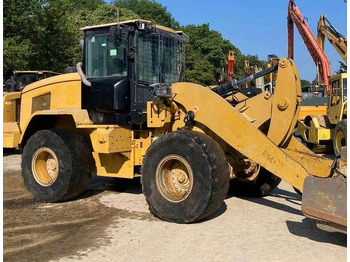 Chargeuse sur pneus CATERPILLAR 938M