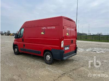 Camion fourgon PEUGEOT: photos 3