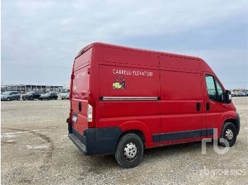 Camion fourgon PEUGEOT: photos 4