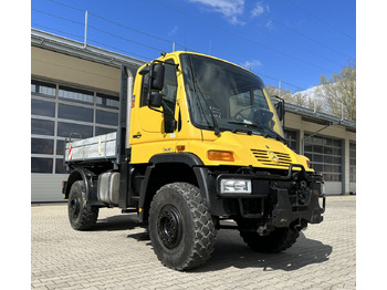 Camion benne UNIMOG U400