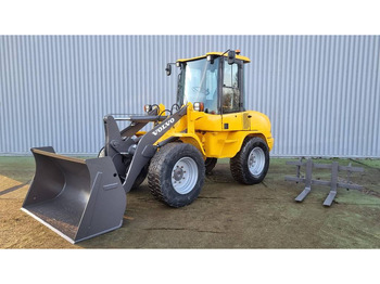 Chargeuse sur pneus VOLVO L30B