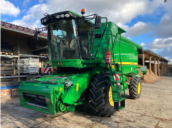 Moissonneuse-batteuse JOHN DEERE W540