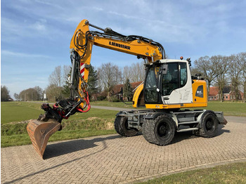 Pelle sur pneus LIEBHERR A 914