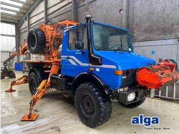 Camion grue UNIMOG U1450