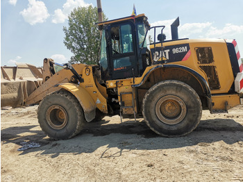 Chargeuse sur pneus CATERPILLAR 962M