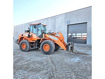 Chargeuse sur pneus DOOSAN DL200