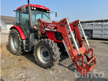 Tracteur agricole ZETOR