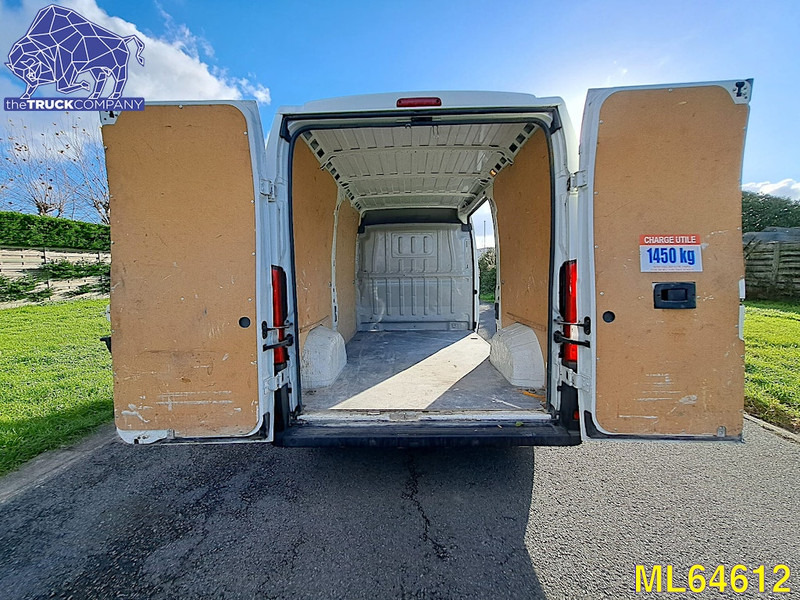 Fourgon utilitaire Peugeot Boxer 2.0 Euro 6: photos 12