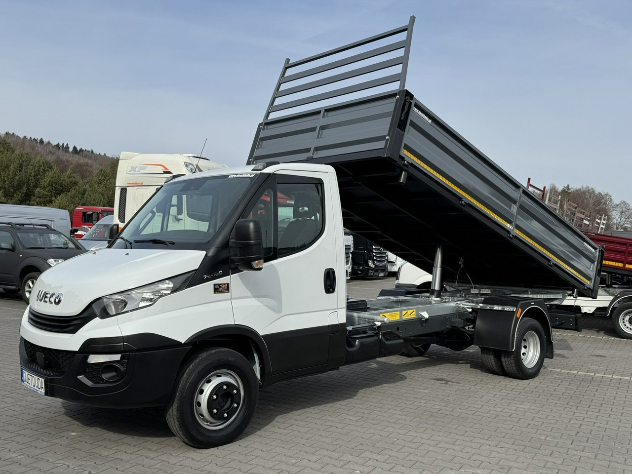 Utilitaire benne Iveco Daily 70C18 V H: photos 8