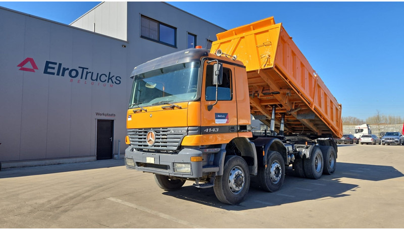 Camion benne Mercedes-Benz Actros 4143 (8X6 / TAMBOURS / BIG HUB / GRAND PONT / LAMES / 3 PONTS / V6 / EURO 2): photos 1