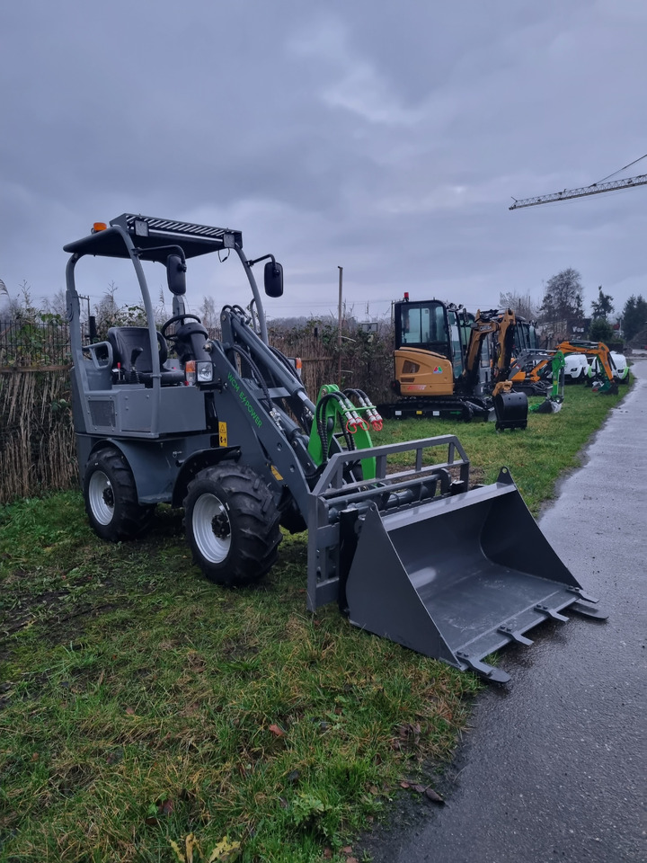 Chargeuse sur pneus WCM L2110e E-Power: photos 15