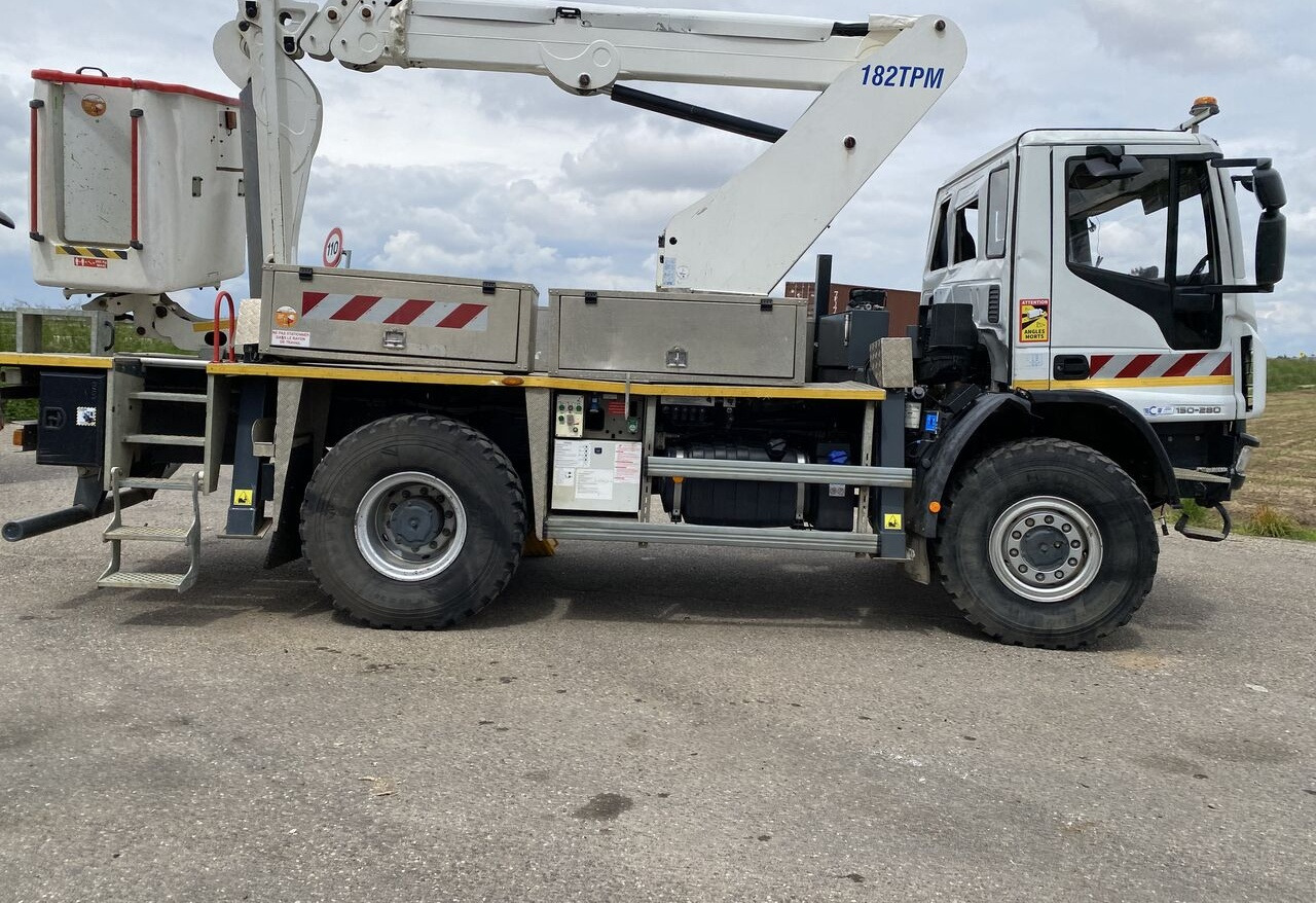 Camion avec nacelle IVECO EUROCARGO 150/280: photos 49