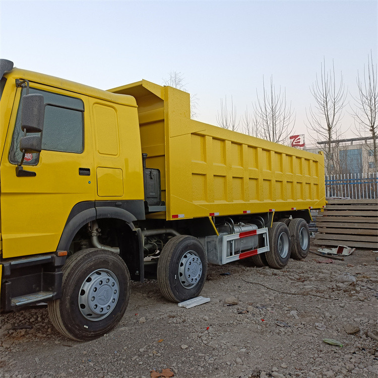 Camion benne HOWO HOWO 8x4 371-Yellow Tipper: photos 10 Camion benne HOWO HOWO 8x4 371-Yellow Tipper: photos 10
