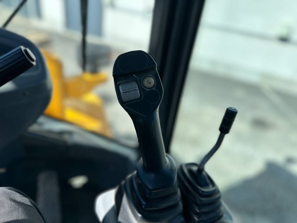 Chargeuse sur pneus Volvo L 30 B: photos 16