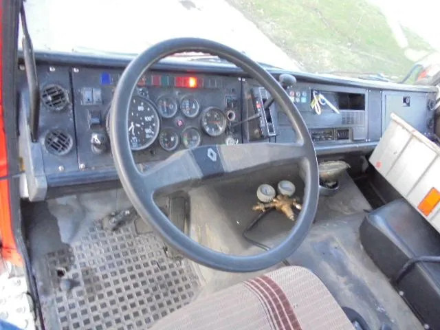 Camion de pompier Renault C A07 C1: photos 15 Camion de pompier Renault C A07 C1: photos 15