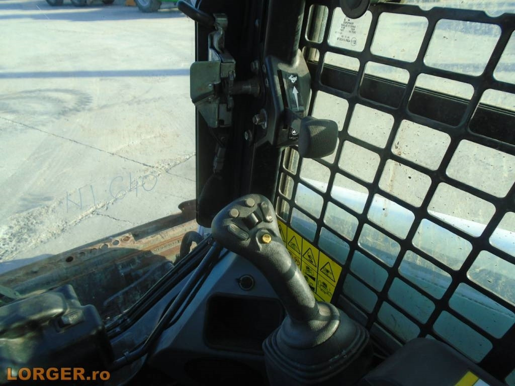 Mini chargeuse Bobcat S 450: photos 13