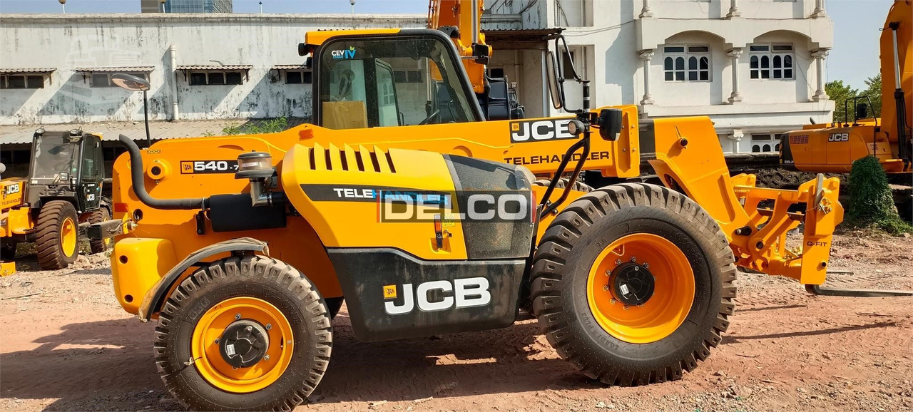 Chariot télescopique neuf JCB 540-70: photos 13