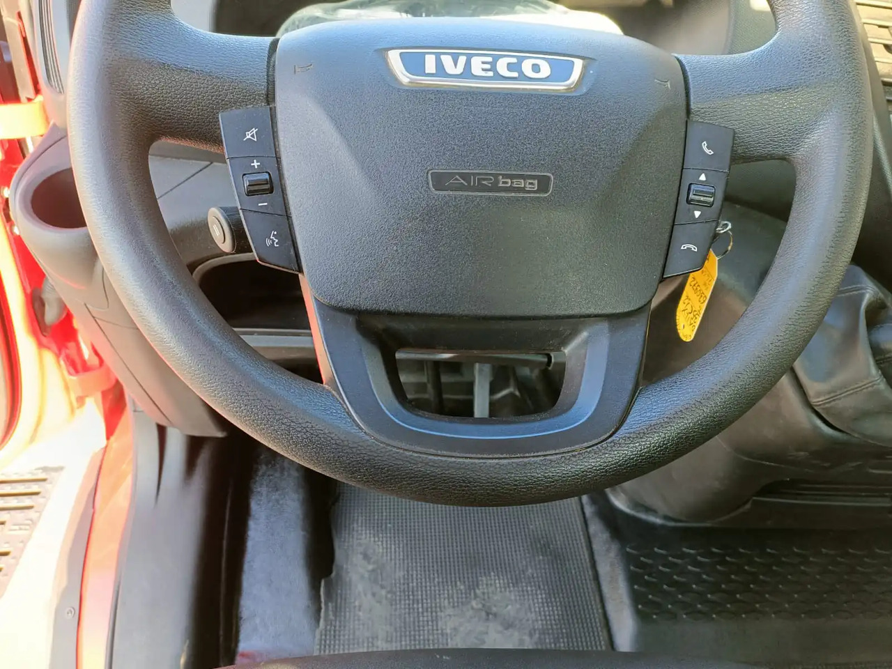 Utilitaire benne IVECO DAILY 35C12: photos 13